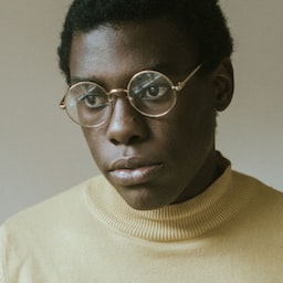 photo-1519244703995-f4e0f30006d5